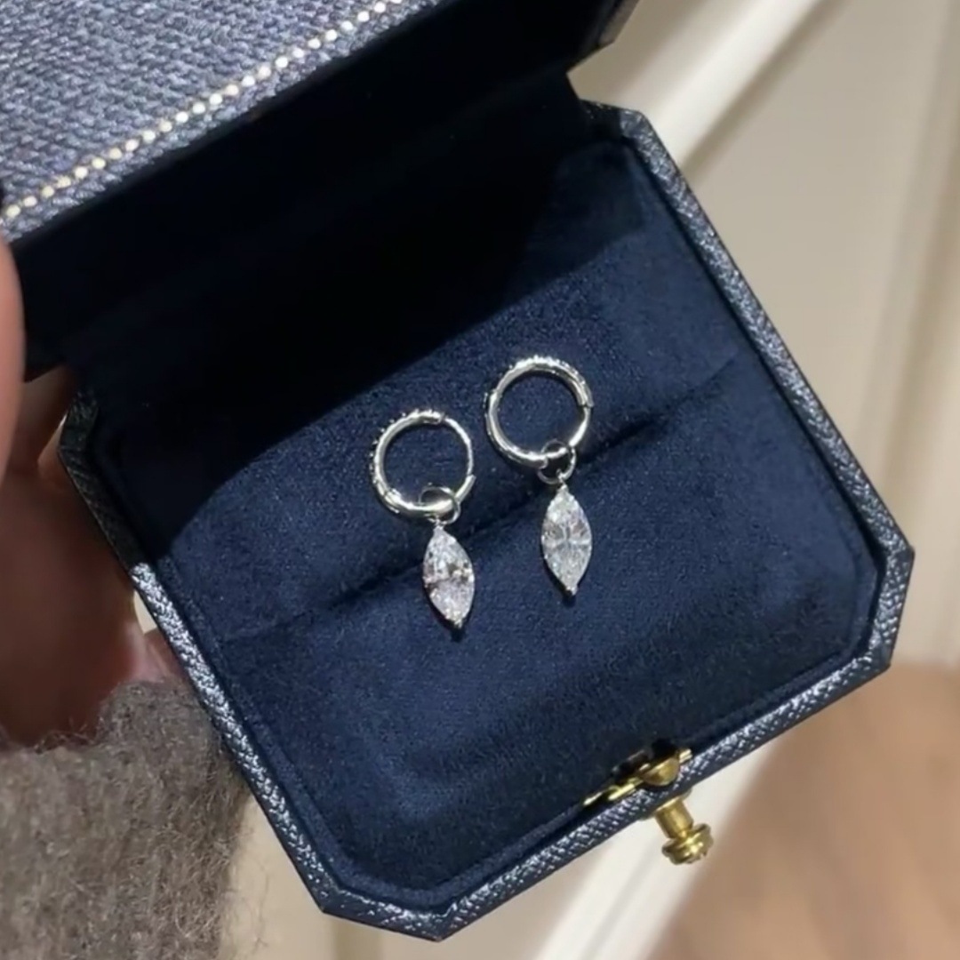 Women's S925 Silver Sparkling Marquise Zirconia Earrings — High-End